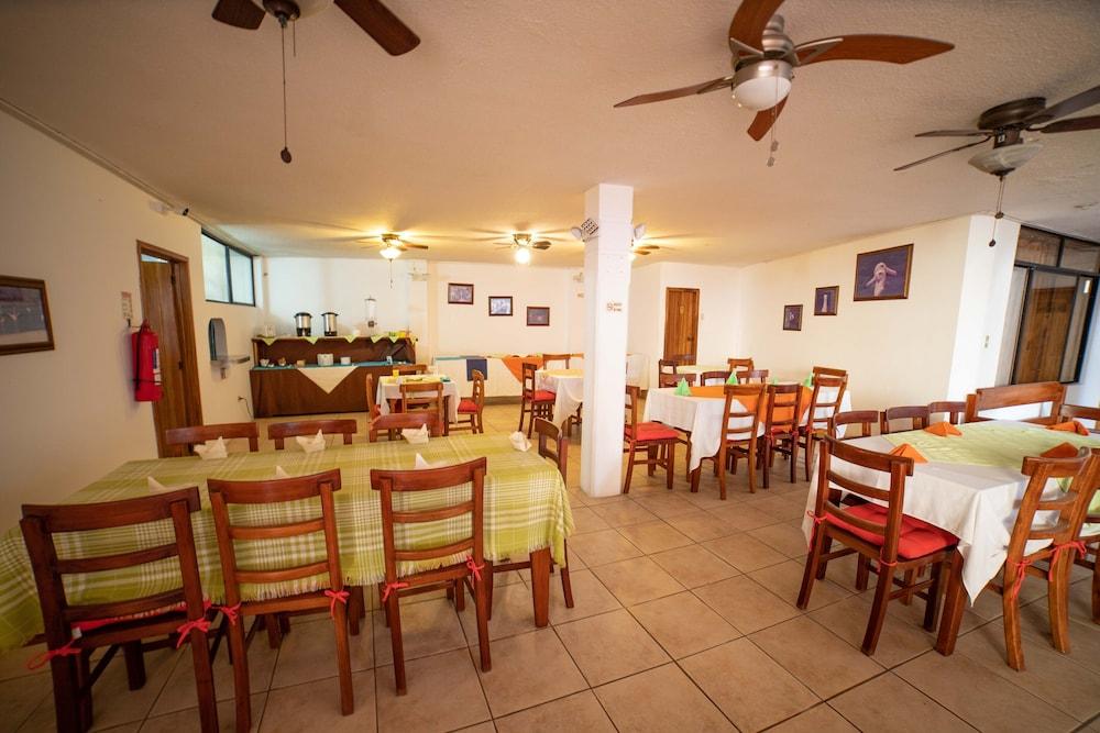 Hotel Red Booby Пуерто Айора Екстериор снимка